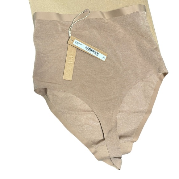 SKIMS Womens Power Mesh High Waisted Thong Sienna - Picture 2 of 2